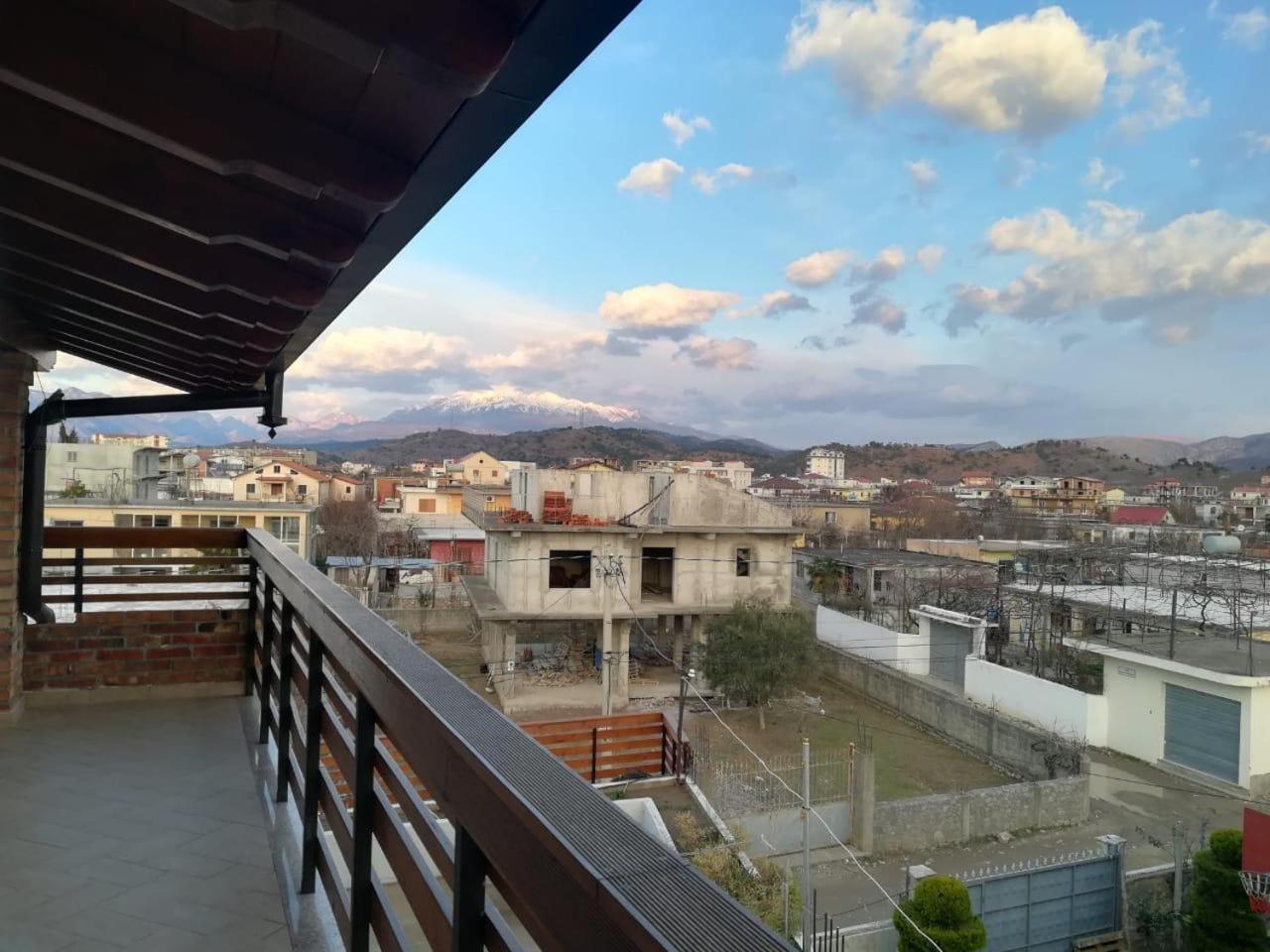 Sara'S Villa Shkodër Esterno foto