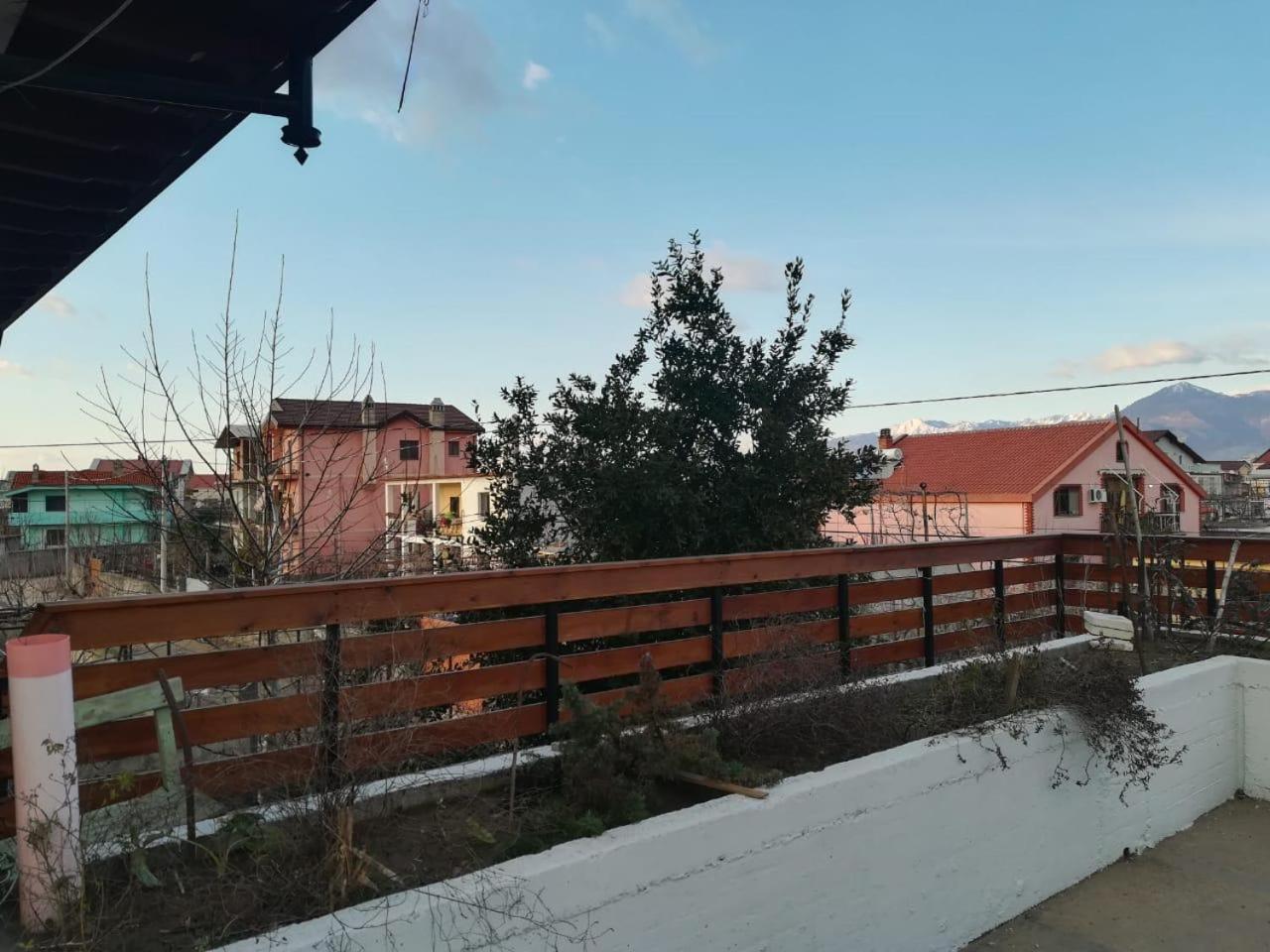 Sara'S Villa Shkodër Esterno foto