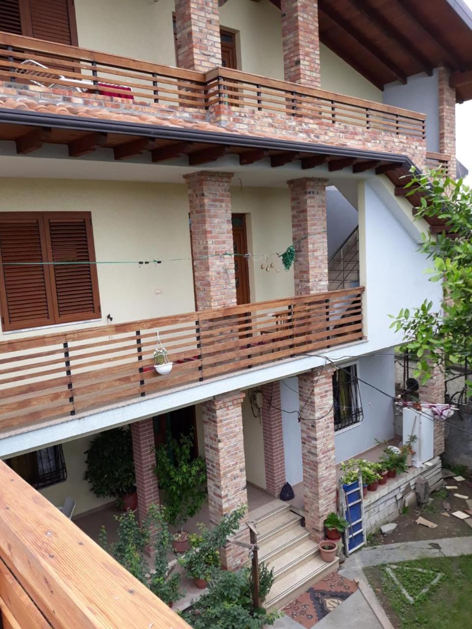 Sara'S Villa Shkodër Esterno foto