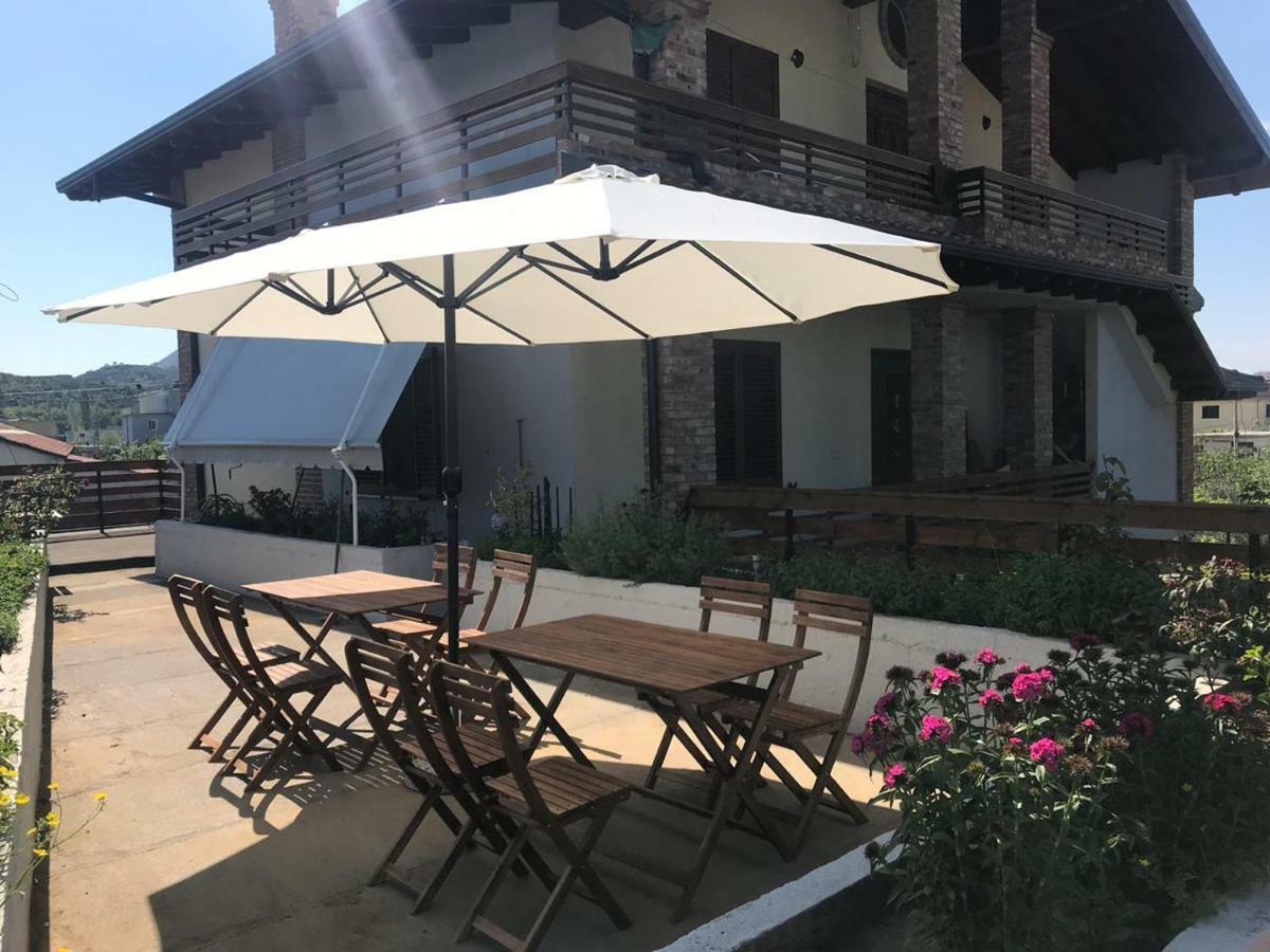 Sara'S Villa Shkodër Esterno foto