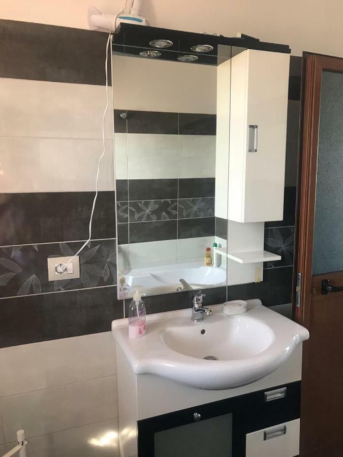Sara'S Villa Shkodër Esterno foto