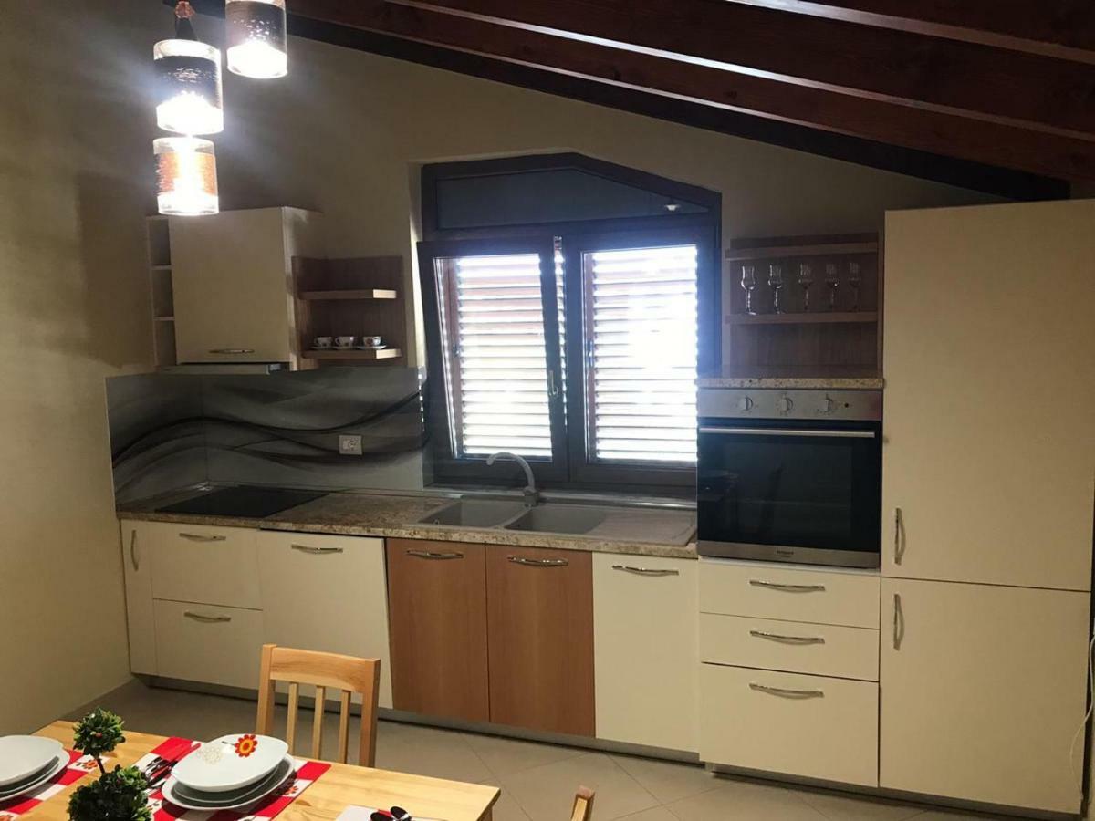 Sara'S Villa Shkodër Esterno foto