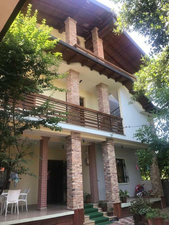 Sara'S Villa Shkodër Esterno foto