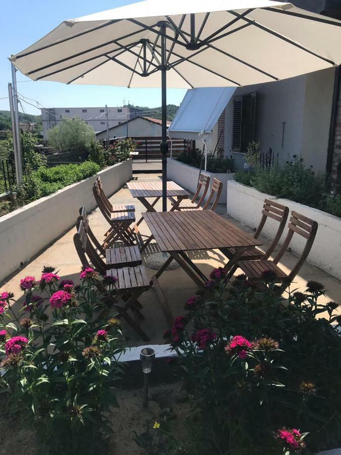 Sara'S Villa Shkodër Esterno foto