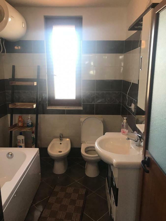 Sara'S Villa Shkodër Esterno foto