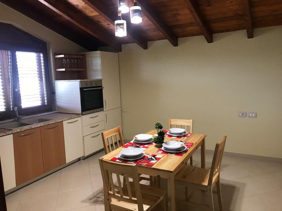 Sara'S Villa Shkodër Esterno foto