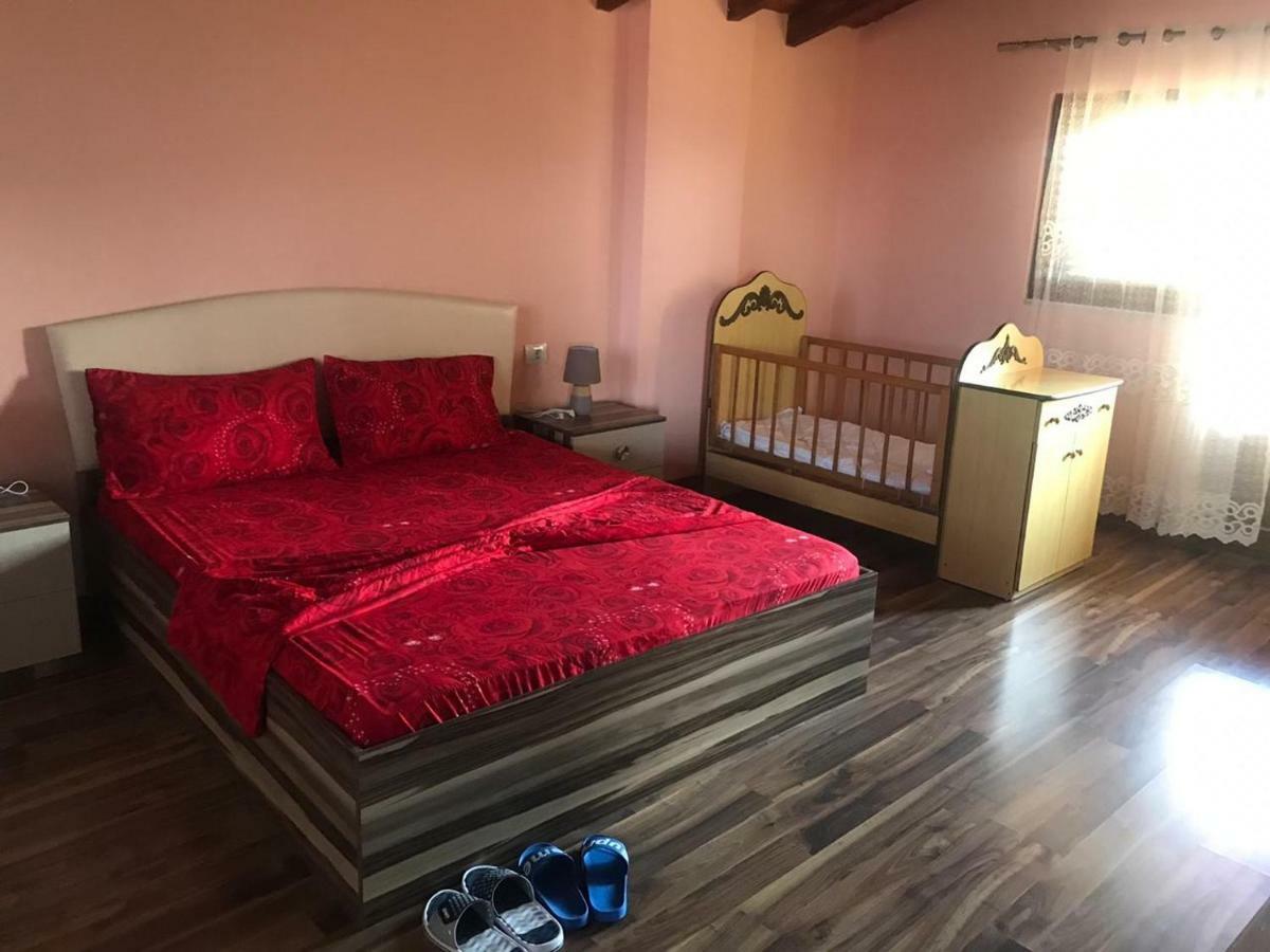 Sara'S Villa Shkodër Esterno foto