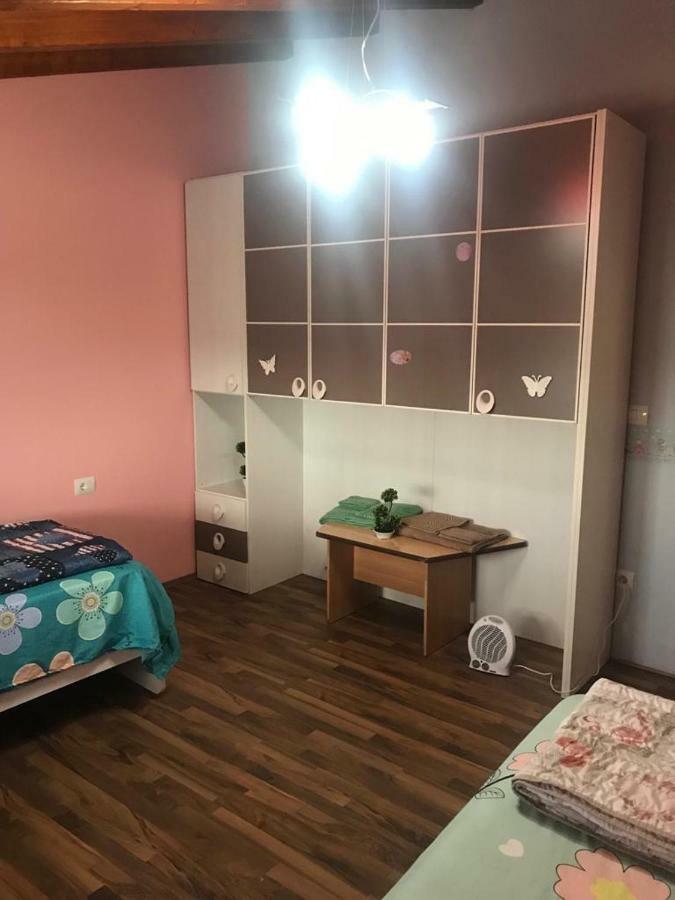 Sara'S Villa Shkodër Esterno foto