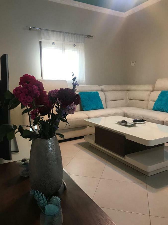 Sara'S Villa Shkodër Esterno foto