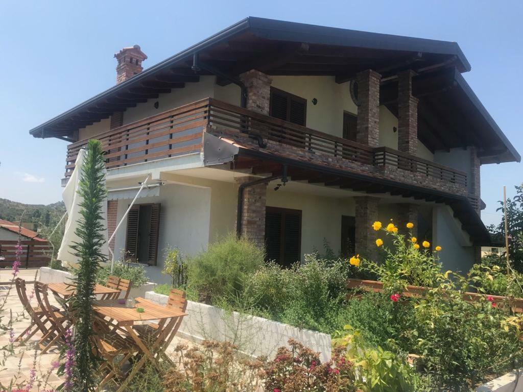 Sara'S Villa Shkodër Esterno foto